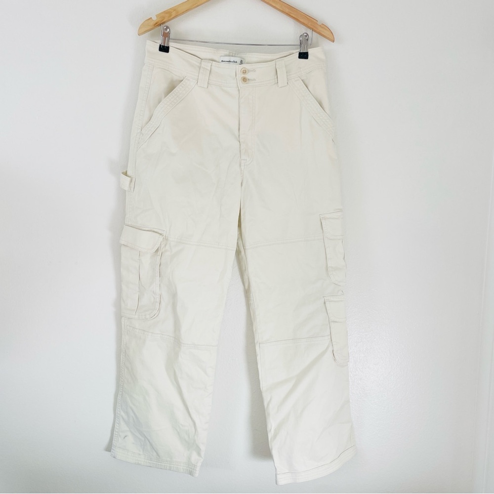 NWT Abercrombie & Fitch Relaxed Cargo Pants - Cream Size 31 Short - Picture 4 of 7